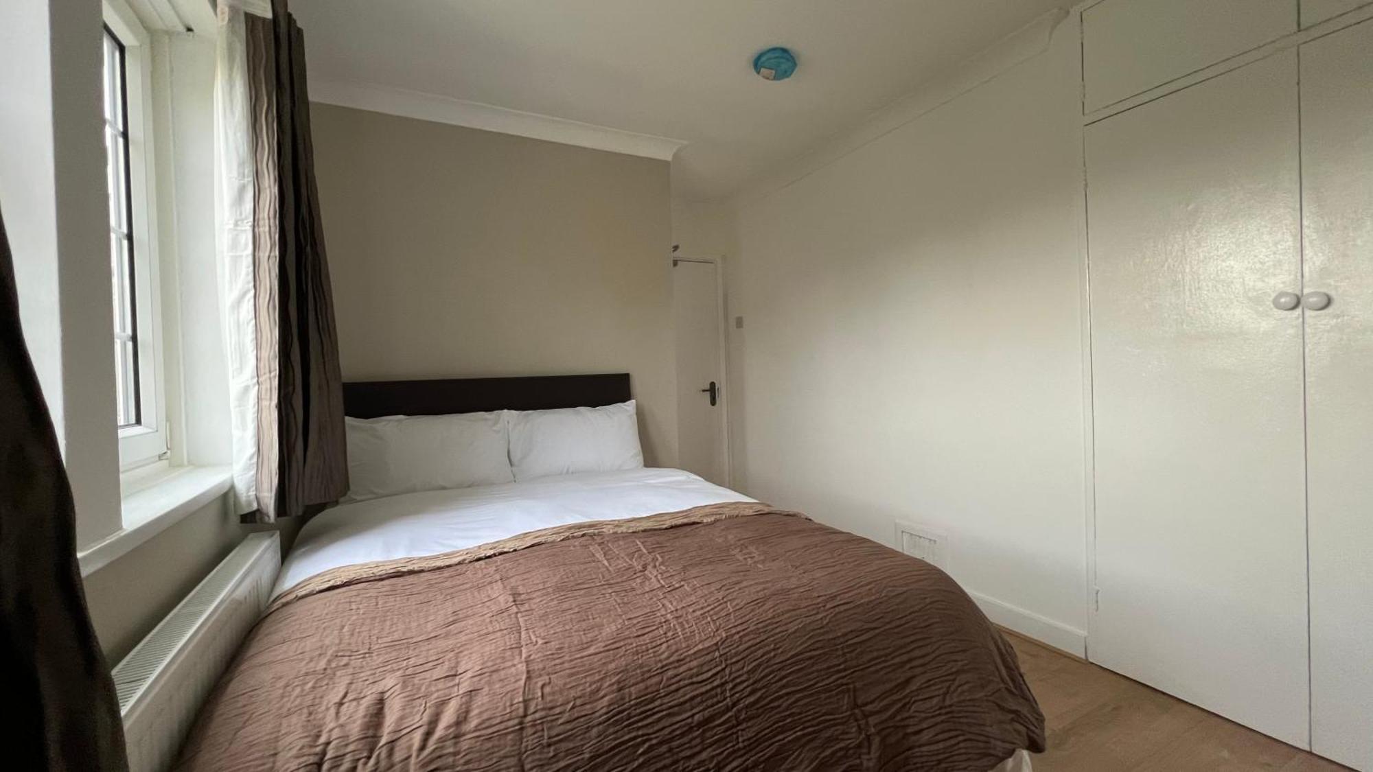 Homely 5-bed Near 02 Arena & Greenwich With Free Parking And A Large Garden Apartment *